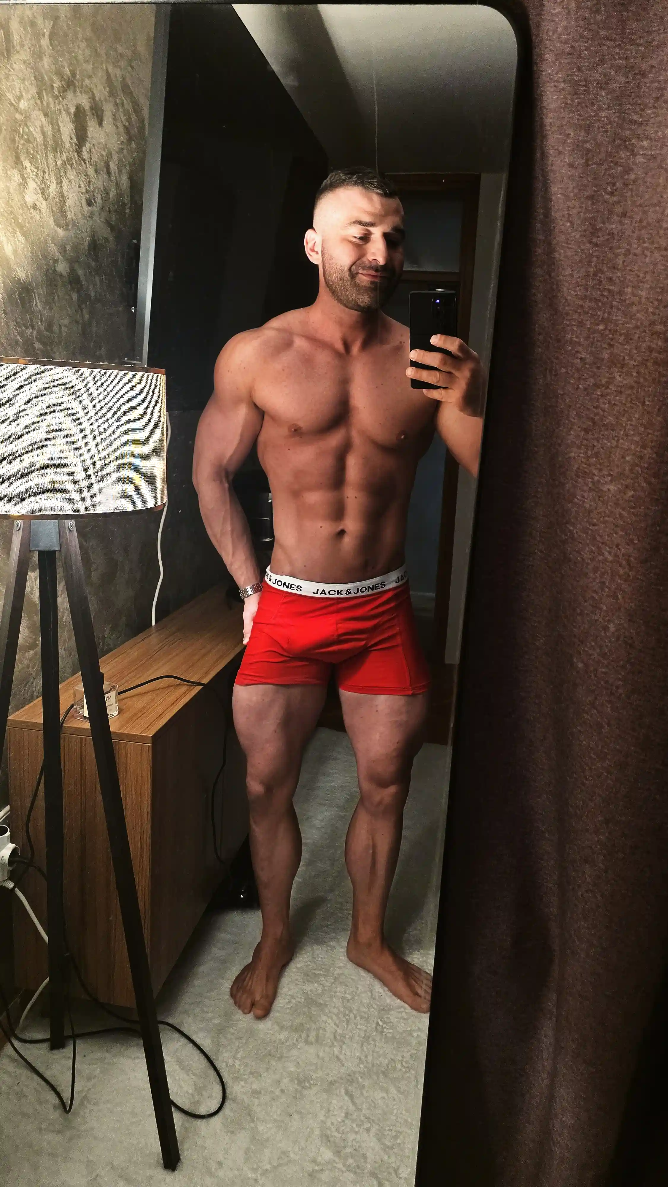 Momir Bogdanović – online fitness trener